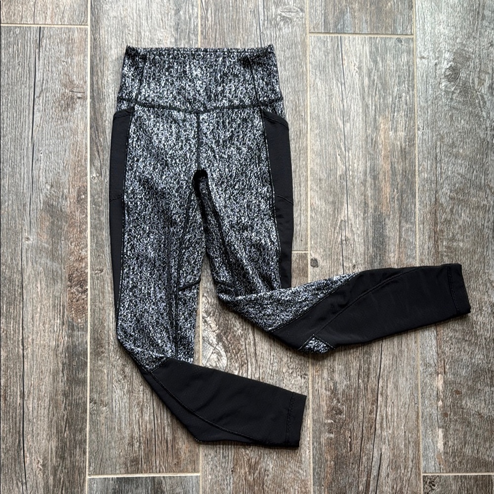 Lululemon leggings size 4 full length